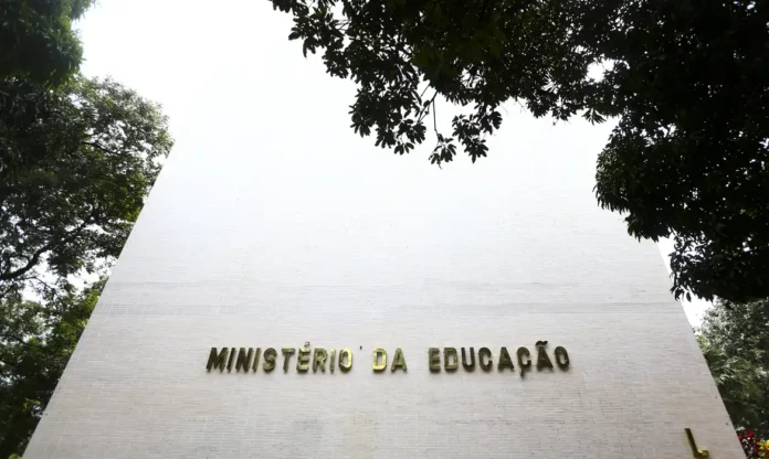 fachada-ministerio_mcamgo_abr_100420231818-31.webp.webp